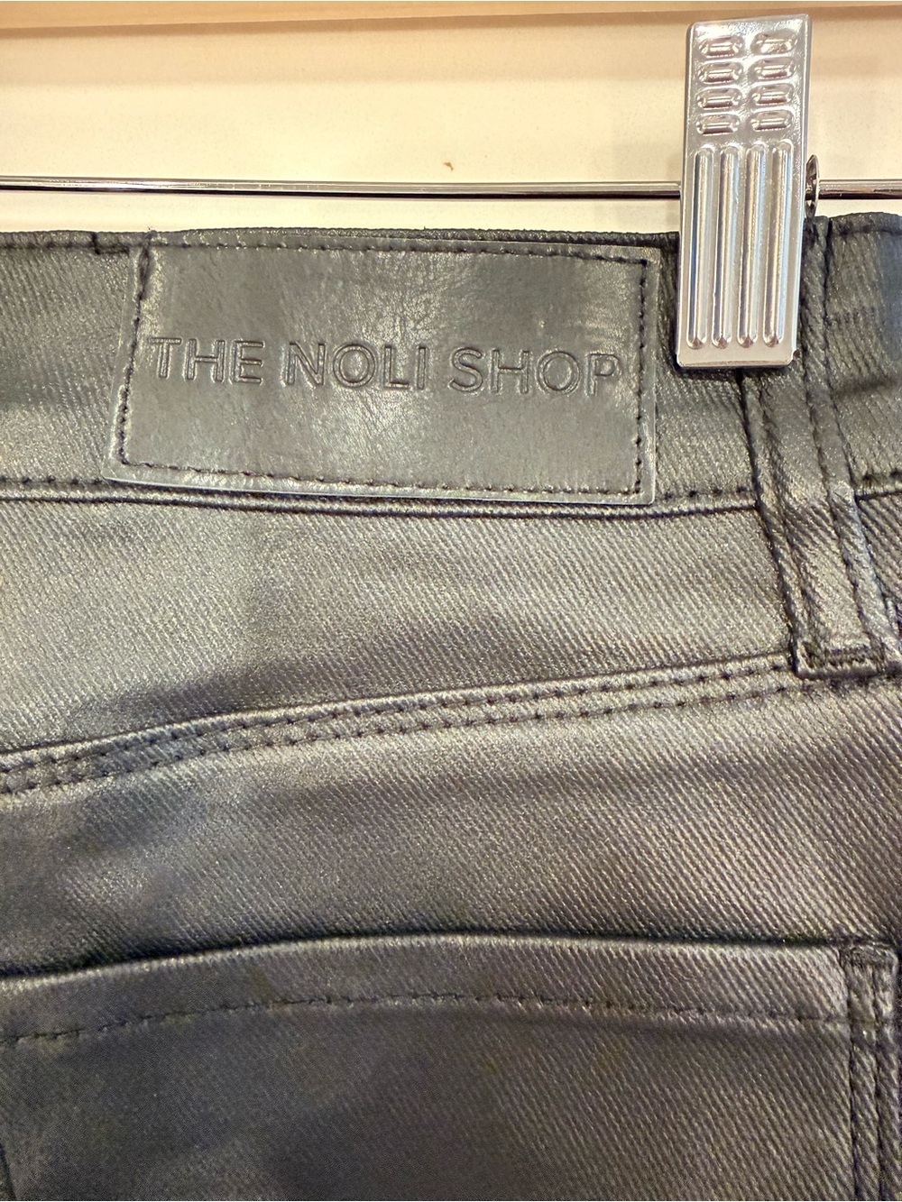 The Noli Shop Aria Coated Flare Jean Black SZ 27 - Picture 8 of 11
